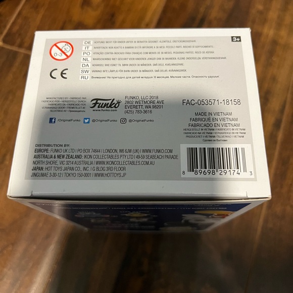 Funko Pop Disney #01 Mickey Mouse (Gold) Barnes & Noble Exclusive - Picture 5 of 6